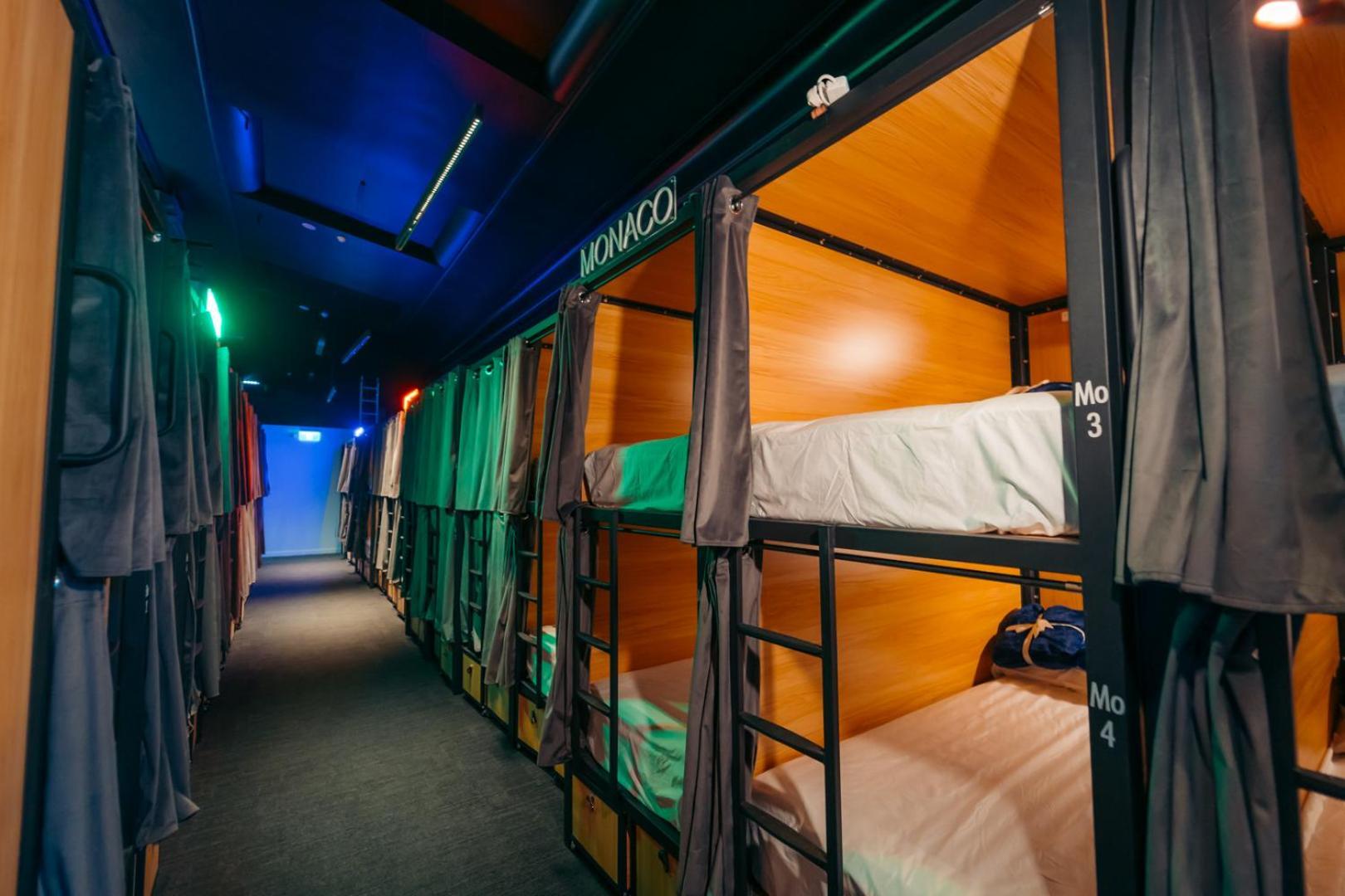 Capsuleaccom Hostel *